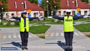 O czym należy pamiętać gdy ruchem drogowym kieruje policjant