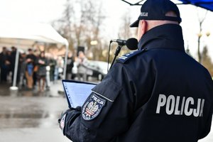 Komendant rybnickiej policji podczas przemówienia