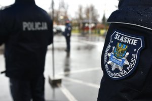 Policyjna naszywka z napisem Komenda Wojewódzka Policji