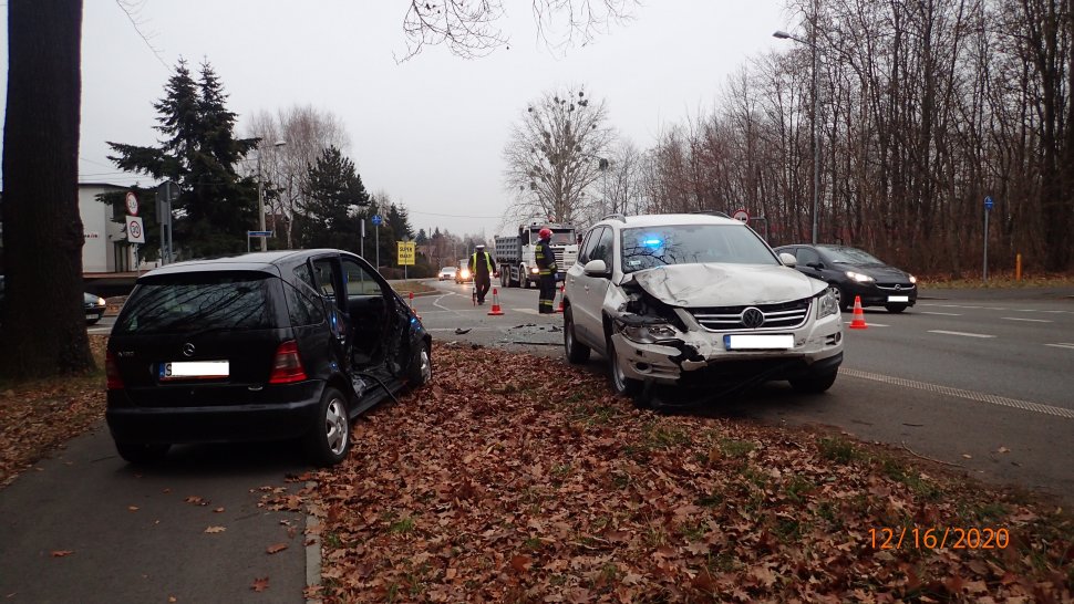 Rybnik, ulica Raciborska - miejsce zdarzenia drogowego.