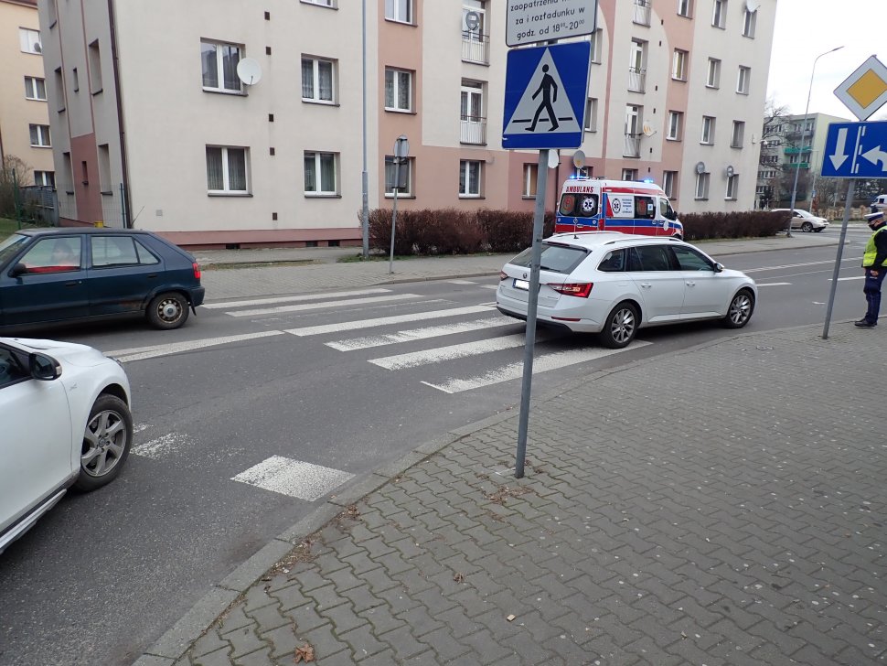 Rybnik, ul. Raciborska - miejsce potrącenia pieszego.