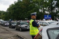 Policjanci podczas zebezpieczenia 70 Pieszej Rybnickiej Pielgrzymki na Jasną Górę