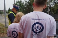 Policjanci rybnickiej drogówki, wspólnie z wolontariuszami Fundacji PZU