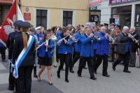 Fotografia kolorowa. Zdjęcie ilustruje Obchody Święta Konstytucji 3 Maja.