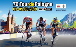 plakat tour de pologne. 3 kolarzy jedzie na rowerach