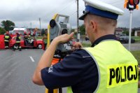 Policjanci WRD KMP Rybnik podczas czynności na miejscu wypadku.