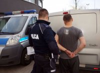 28-latek tymczasowo aresztowany za czynną napaść na policjantów