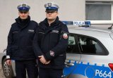 Policjanci z Wydziału Ruchu Drogowego, którzy uratowali życie mężczyźnie.