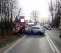 Rybnik, ul. Mikołowska, zderzenie dwóch pojazdów osobowych.