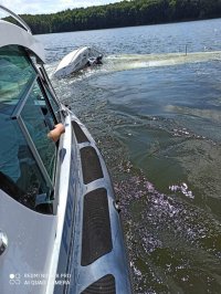 Policyjna motorówka na Zalewie Rybnickim.