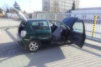 Volkswagen polo, którym uciekał 31-latek.