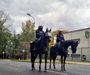 Zabezpieczenie meczu piłkarskiego.