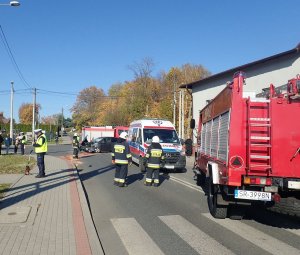 Rybnik, Niewiadom, miejsce wypadku drogowego. Policjanci pracują na miejscu.