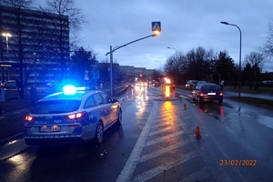 Rybnik, ulica Budowlanych. Potrącenie pieszego na oznakowanym przejściu dla pieszych.