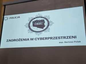 Zagrożenia w cyberprzestrzeni. Pokaz slajdów.