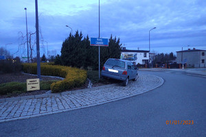 Rybnik, skrzyżowanie ulicy Jaśminowej z Żorską. Kierująca osobówką wjechała na rondo.