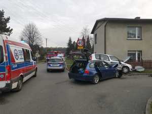 Czerwionka-Leszczyny. Kolizja drogowa dwóch pojazdów osobowych.