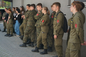 Młodzież klas mundurowych na dniach otwartych Komendy Miejskiej Policji w Rybniku.