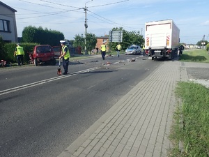 Świerklany, ulica Żorska. Miejsce zderzenia czołowego osobówki z ciężarówką.