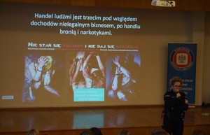 Konferencja z uczniami na tematyki Handlu ludźmi.