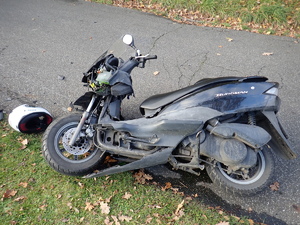 Motocykl, który uczestniczył w zdarzeniu drogowym.