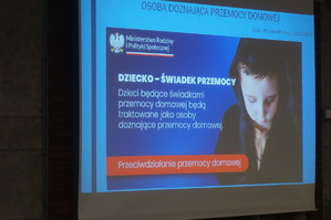 Slajd &quot;Dziecko-Świadek przemocy&quot;.