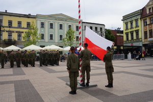 Na zdjęciu ślubowanie klas mundurowych na rybnickim rynku.