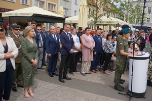 Na zdjęciu zaproszeni goście z okazji ślubowania klas mundurowych.