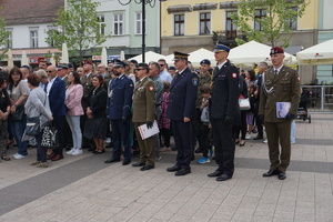 Na zdjęciu przedstawiciele służb mundurowych.