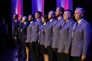 Na zdjęciu mianowani policjanci.