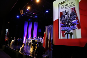 Na zdjęciu wyróżnieni policjanci podczas tegorocznych obchodów Święta Policji.