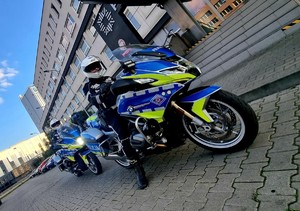 Na zdjęciu policyjne motocykle.