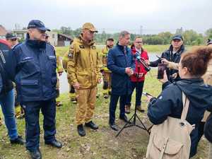 Przy mikrofonie Piotr Kuczera.