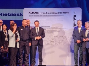 Na zdjęciu Niebieski Alians przeciw przemocy w Rybniku, uczestnicy spotkania.