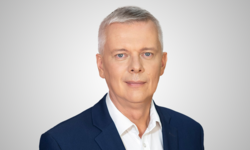 Minister Spraw Wewnętrznych i Administracji.