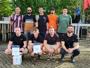 Na zdjęciu rybniccy policjanci, którzy wygrali turniej.