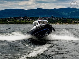 policyjna łódka