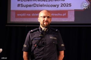 Na zdjęciu Dzielnicowy Roku.