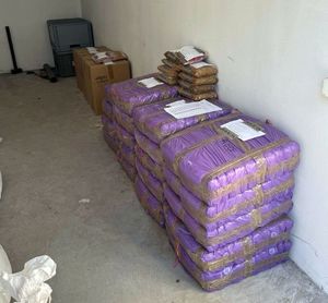 Na zdjęciu zabezpieczony tytoń bez polskich znaków akcyzy.