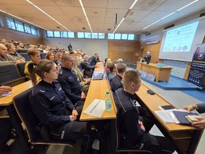 Na zdjęciu policjanci z rybnickiej komendy.