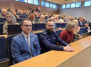 Na zdjęciu uczestnicy debaty „Pokolenia na zielonym. Bezpieczne przejście przez życie&quot; w Rybniku.