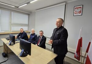 Na zdjęciu Starosta Rybnicki podczas przemówienia.