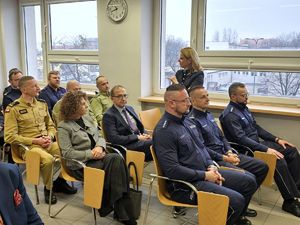 Na zdjęciu kadra kierownicza rybnickiej komendy oraz zaproszeni goście.