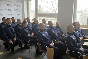 Na zdjęciu policjanci z rybnickiej komendy podczas odprawy rocznej.
