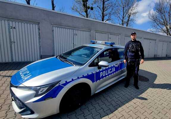 Na zdjęciu dzielnicowy z rybnickiej komendy.