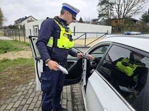 Na zdjęciu policjanci podczas akcji prędkość.