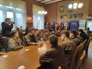 Na zdjęciu spotkanie z uczniami w ramach dnia trzeźwości.