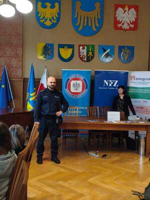 Na zdjęciu prelegenci podczas profilaktyki związanej z uzależnieniami.