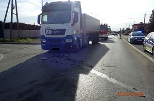 Na zdjęciu miejsce zdarzenia drogowego. Bełk, ulica Główna.